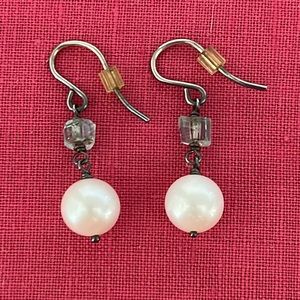 Pearl drop earrings that go with anything & everything